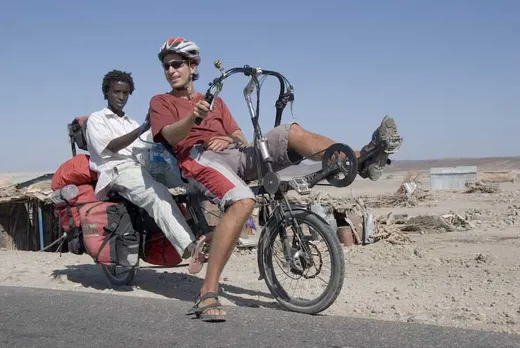 In Äthiopien begleitete mich Ali Abdul für ein paar Kilometer