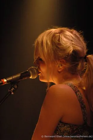 Shout Out Louds
