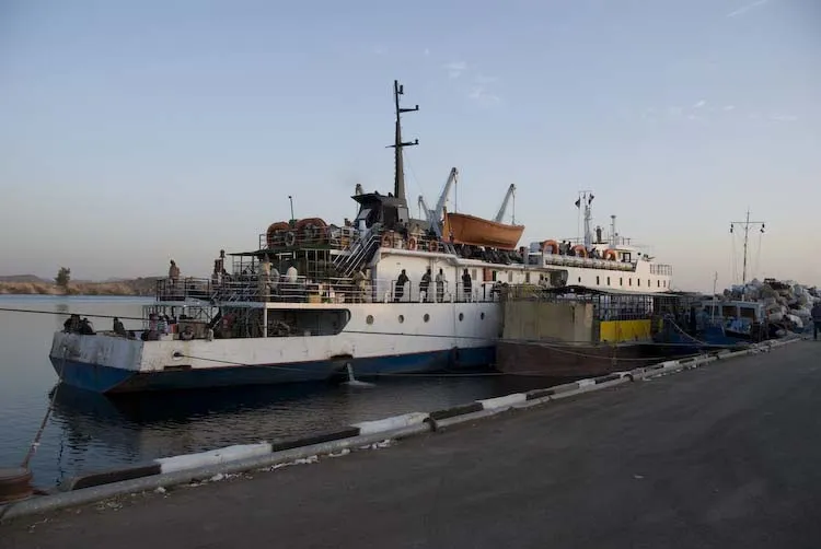 Das Schiff in den Sudan für 550 Personen