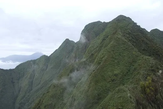 Am Gipfel befinde ich mich im Kongo Ruanda und Uganda